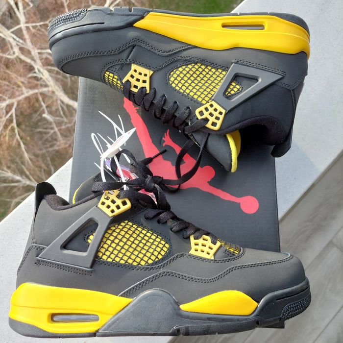Nike Air Jordan 4 Retro “Yellow Thunder”