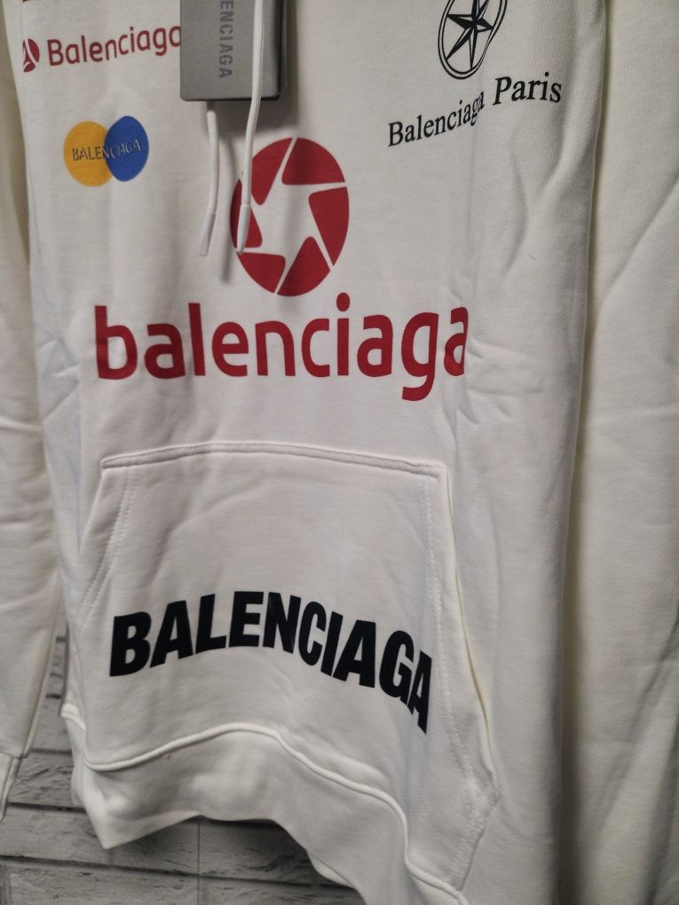 Balenciaga суичери в черно и бяло