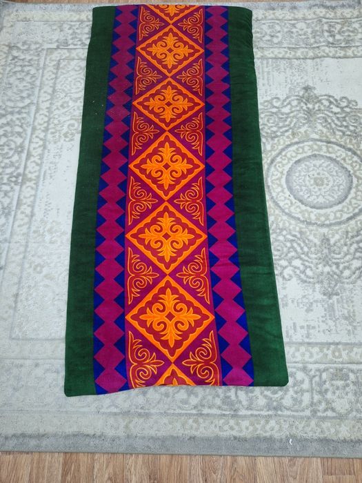 Көрпе жақсы қазақы оюы бар