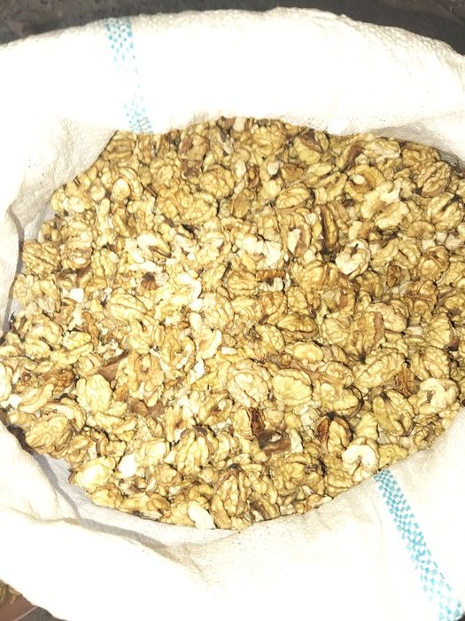 Vînd 30kg de miez de nuca de anul acesta zona bacau