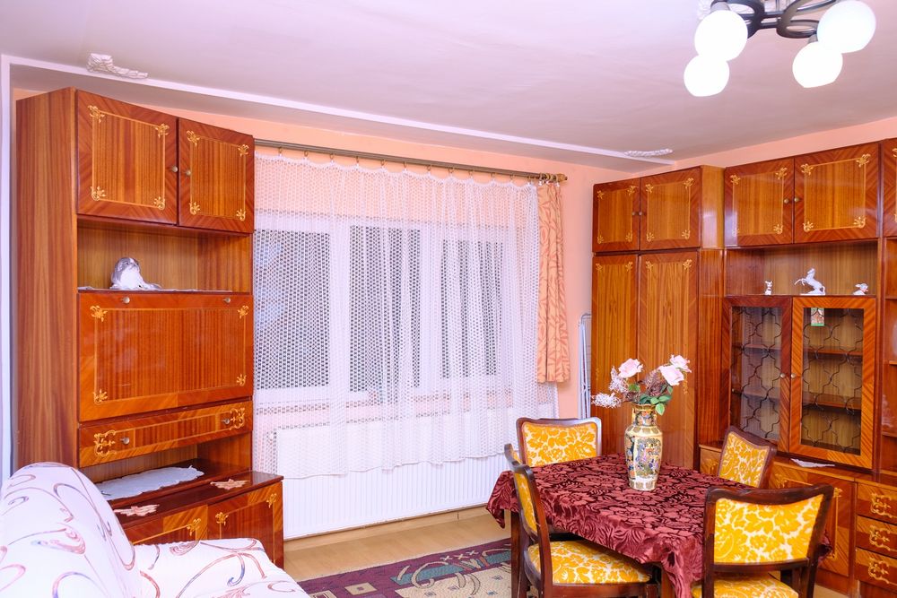 Vand apartament cu 2 camere