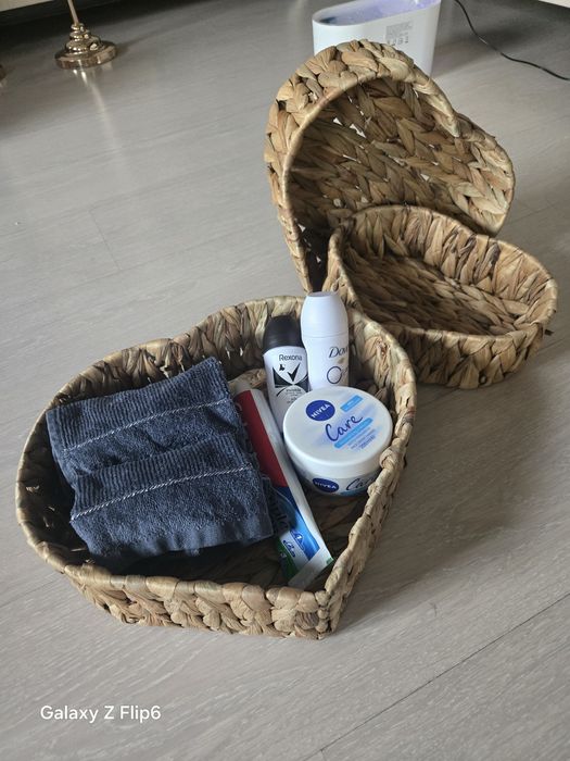 Комплект плетени панери/кошници "Сърце" от естествена материя