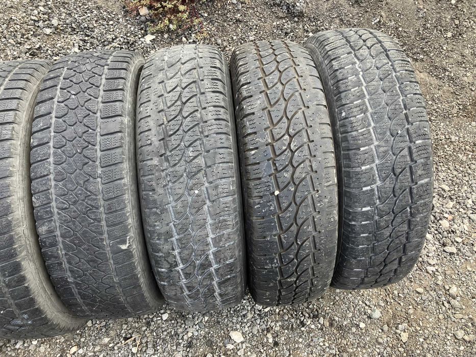 Гуми за бус 215 75 16C DAYTON dot 22 и Michelin