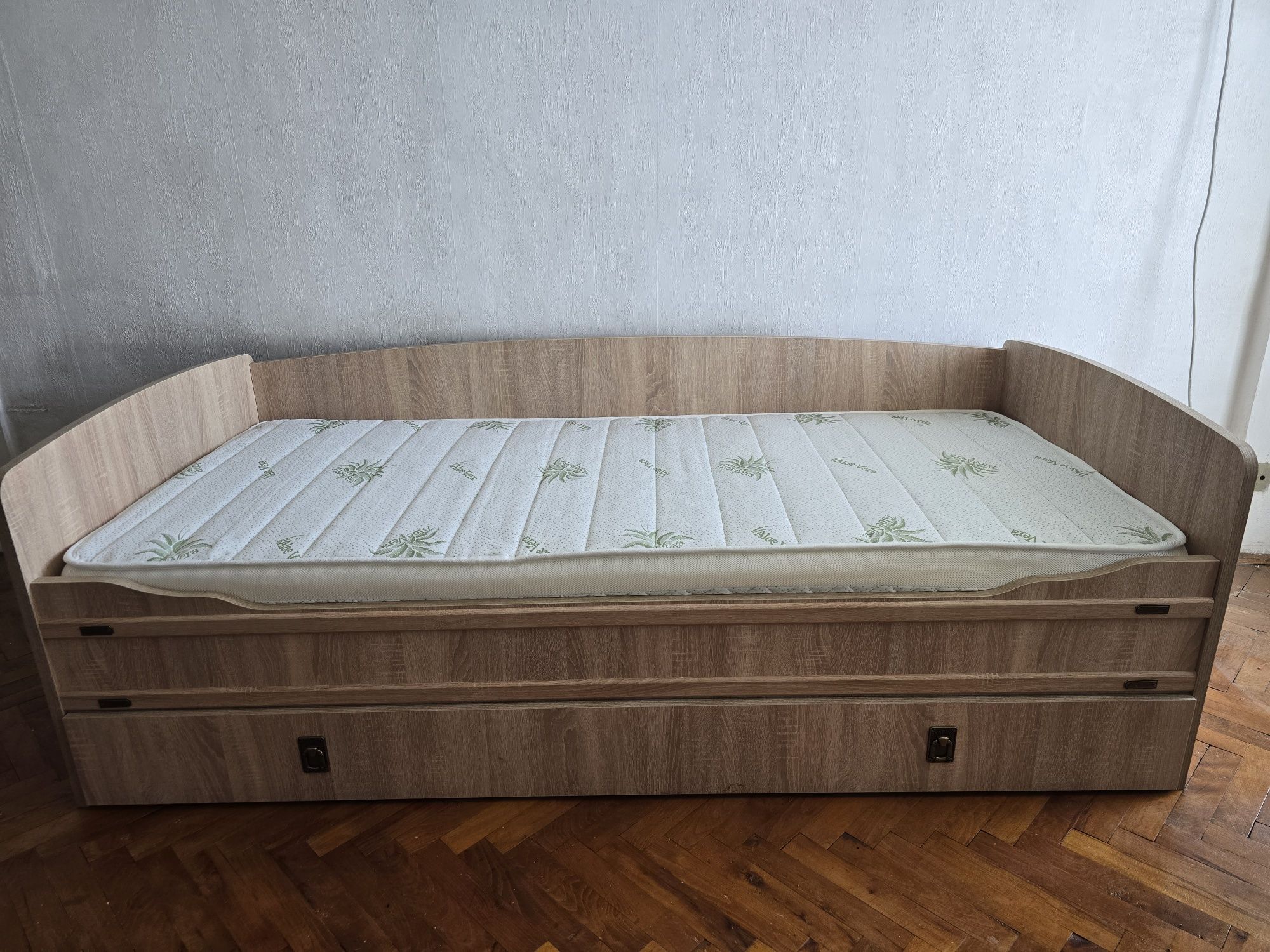 Чисто ново легло + матрак 90 х 200