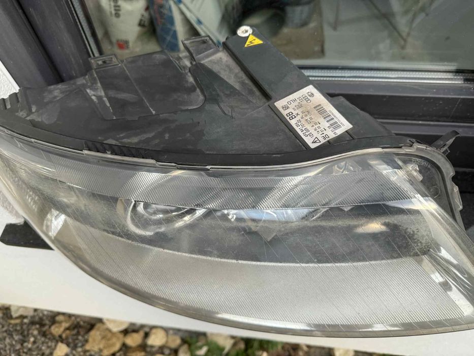 Far Audi A6 C6 2005 - 2008 faruri xenon Stanga dreapta