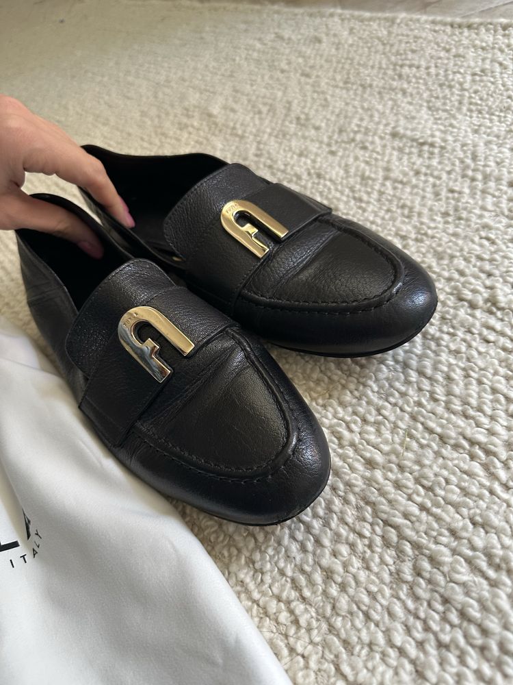 Лоуфъри  кожа FURLA