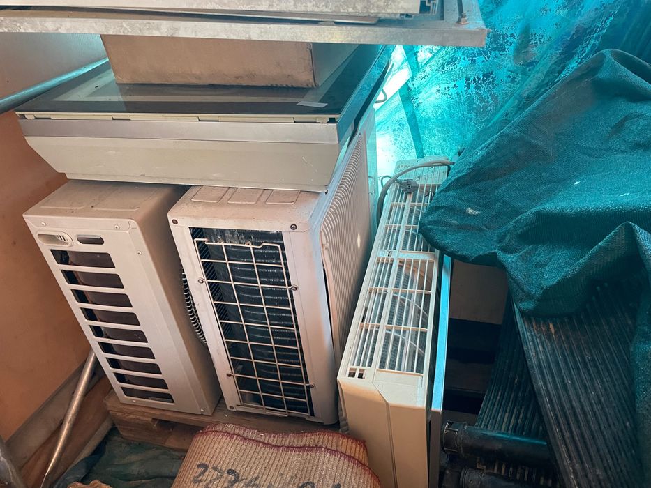 Doua bucati Instalatie klimatizare apartament