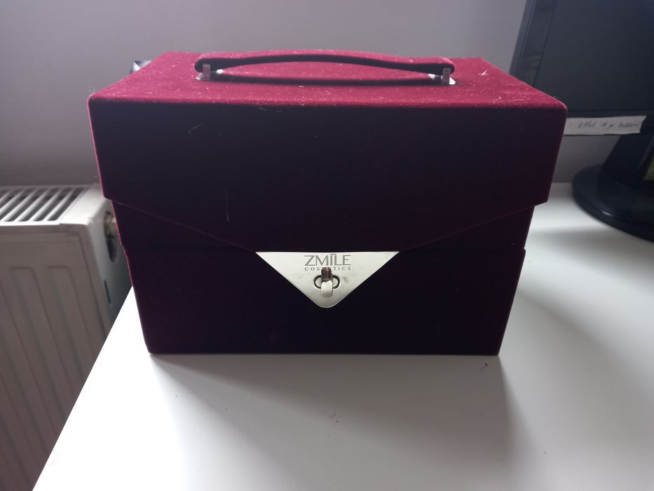 Cutie eleganta de bijuterii