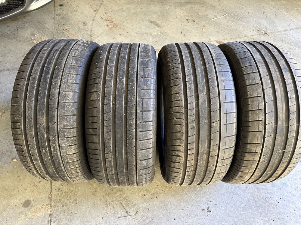 285 40 R21 Pirelli Pzero