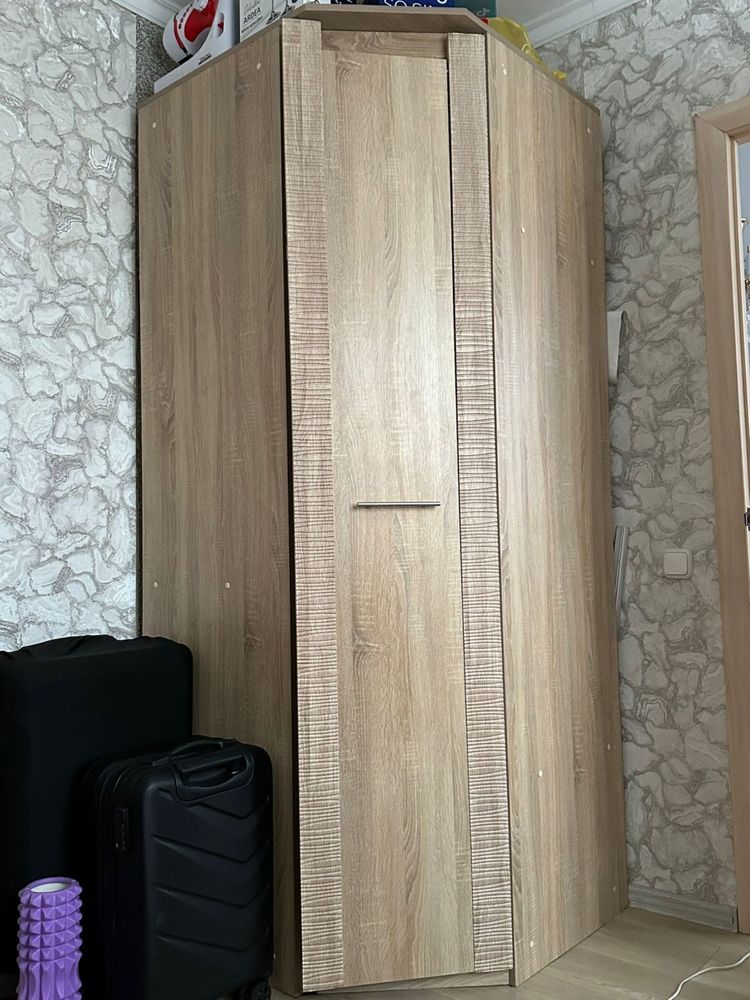 Срочно продам шкаф