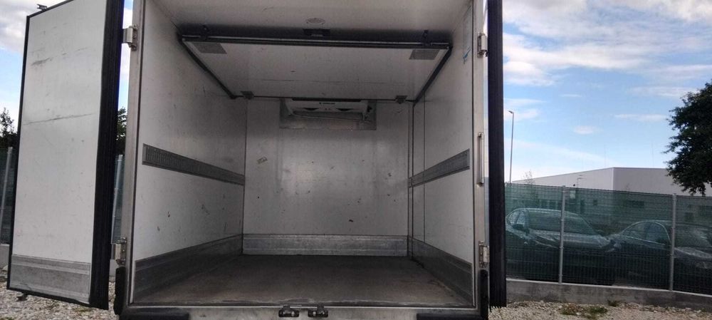 Cub frigorific , bena, container, magazie , Iveco , depozitare