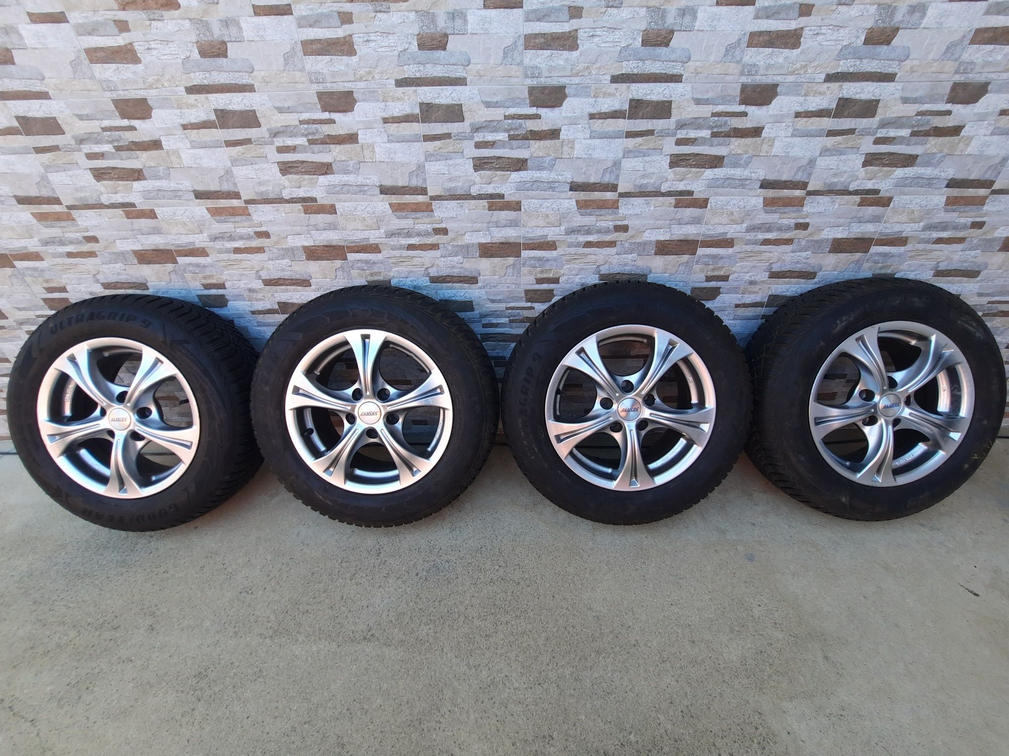 Зимни гуми Goodyear 195/65 R15 джанти Alutec