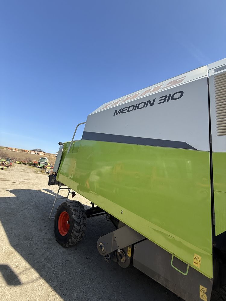 Vand combina agricola claas medion 310 in stare buna