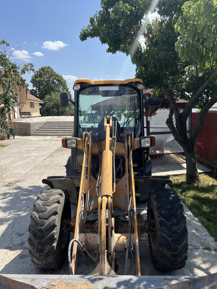 Încărcător frontal, vola