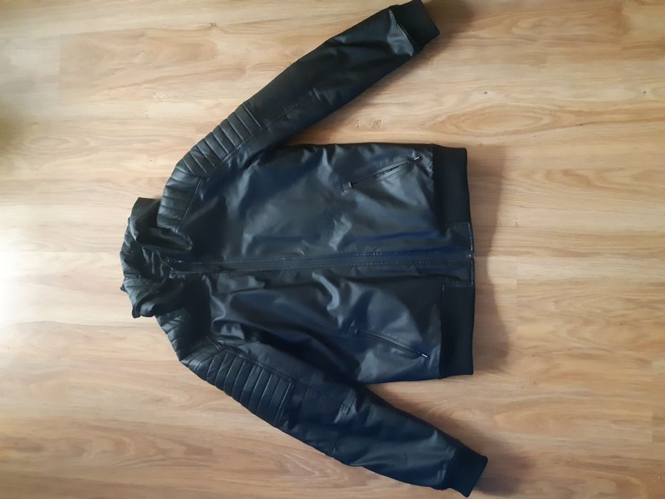 ЧИСТО НОВО ЯКЕ Reserved кожено