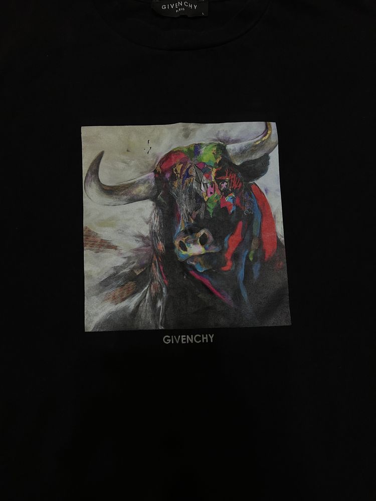 Тениска Givenchy