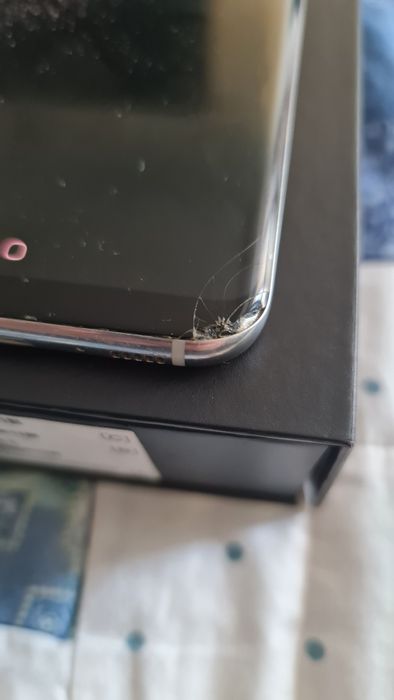 Samsung Galaxy S8 Plus с пукнат дисплей