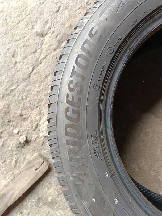 Зимни гуми -17цола -215/65-1бр.-75лв."BRIDGESTONE"