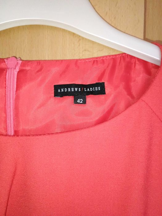 Вталени рокли Andrews Ladies 42