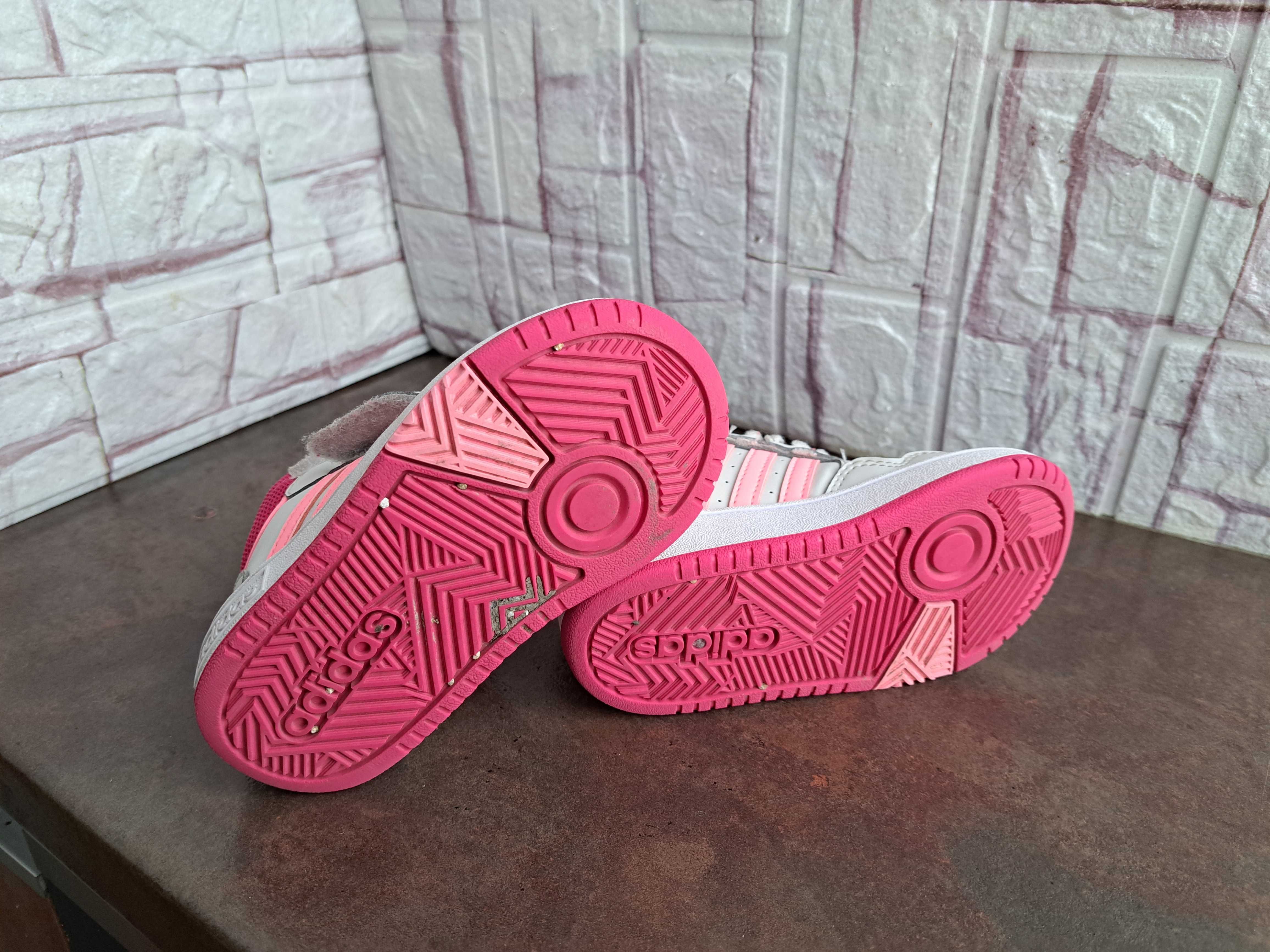 детски маратонки за момиче,кецове,спортни обувки,Adidas,номер25,адидас