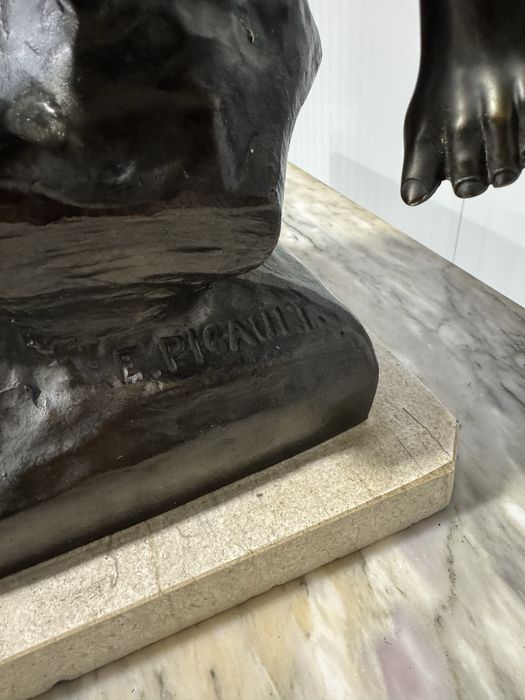 Statueta din antimoniu pe soclu de marmura, semnata