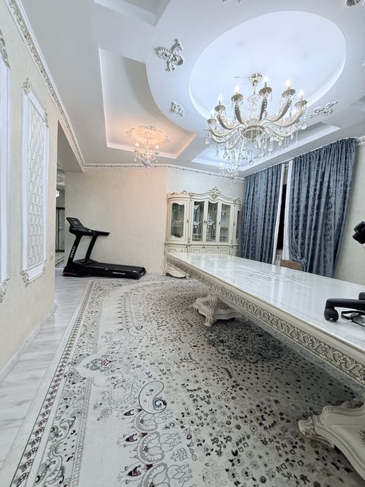 стол для гостиной 4,5м, б/у в отл.состояний