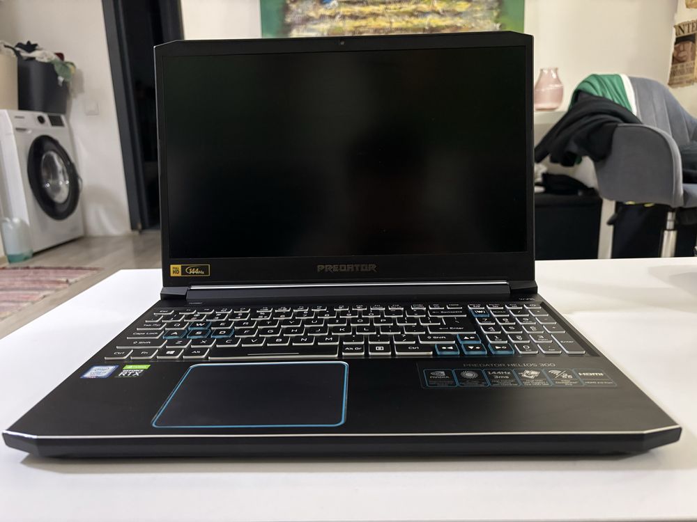 Laptop Acer Predator Helios 300 PH315-52-78SWwhats