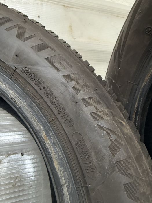 Anvelope de iarna 205/60 R16
