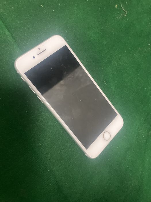 Продам айфон 8 заблокированный