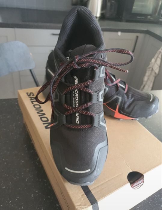 Adidasi Salomon 40,5