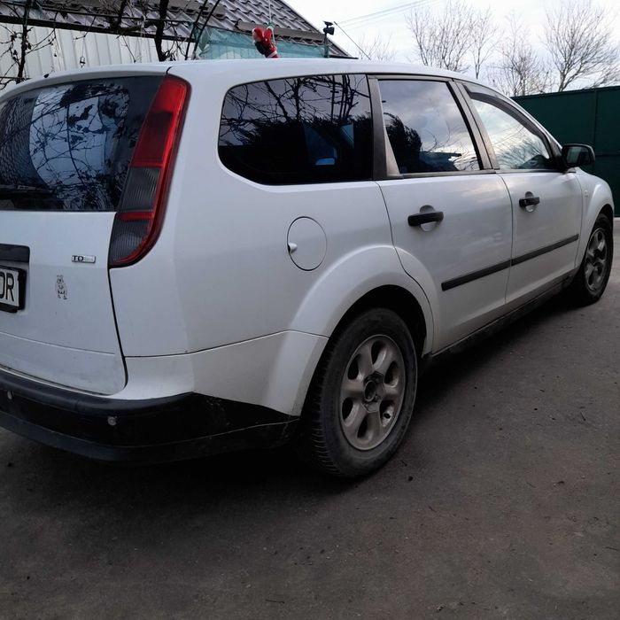 Vand Ford Focus 2 ,Euro 4 din 2005 1,6 TDCI,unic proprietar.