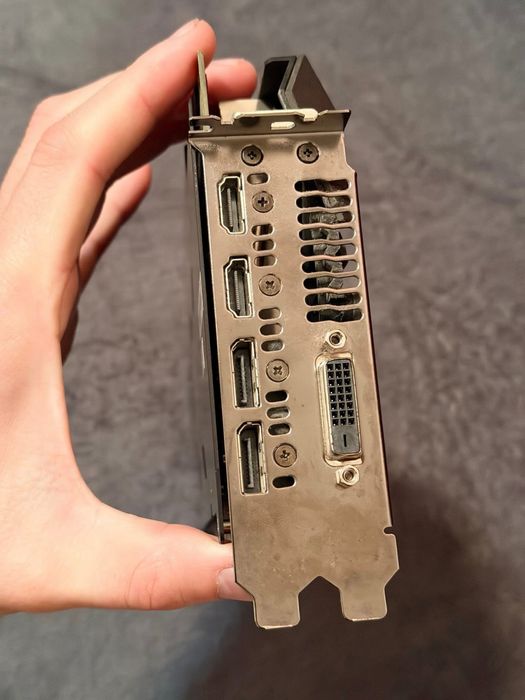 Asus GTX 1070 strix 8GB