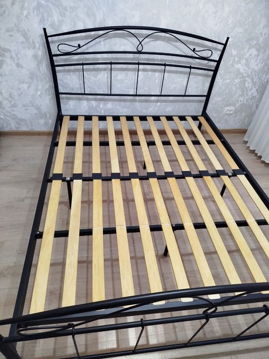 Продам кровать. 15000т .