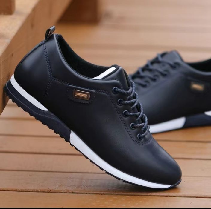 Продам кроссовки