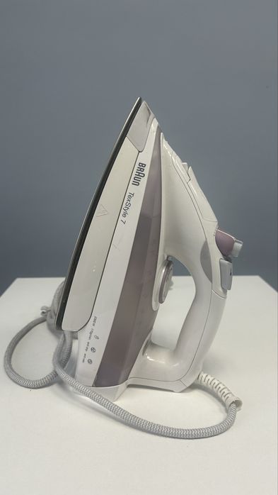 Срочно продается утюг Braun