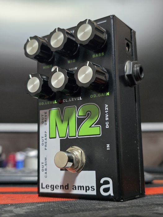 Гитарная педаль преамп AMT M2