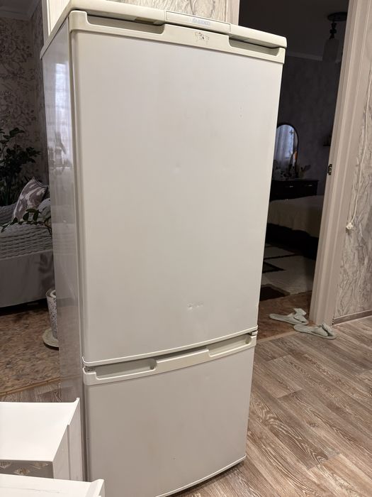 Холодильник Бирюса