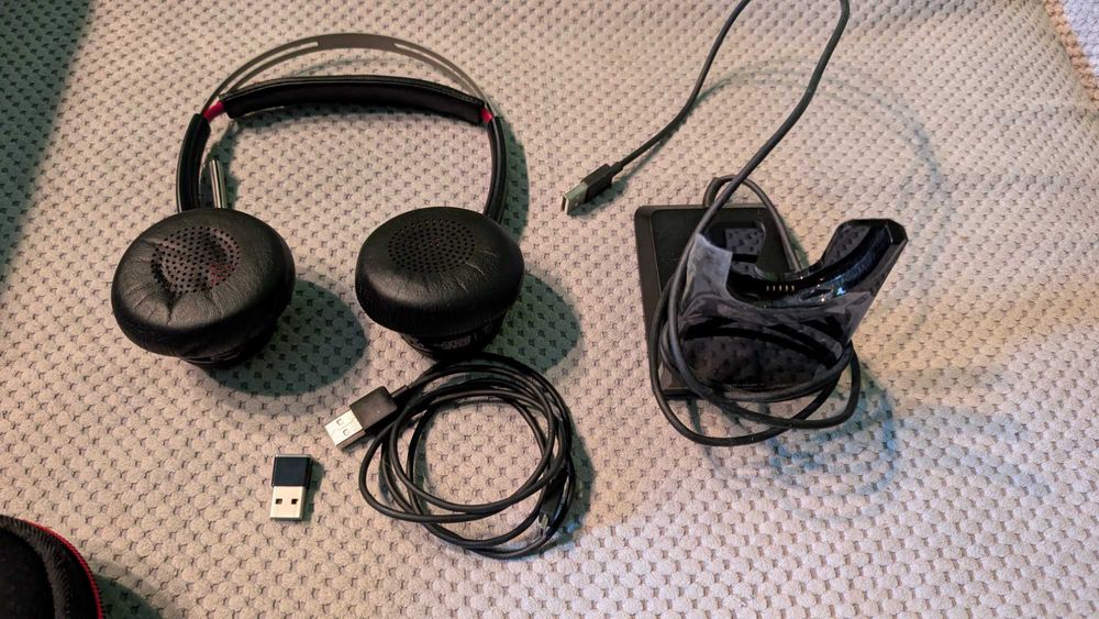 Слушалки Plantronics Poly Voyager Focus UC