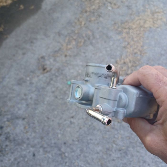 Дросел клапа Тойота авенсис 1.8 бензин Т25 2004 г.