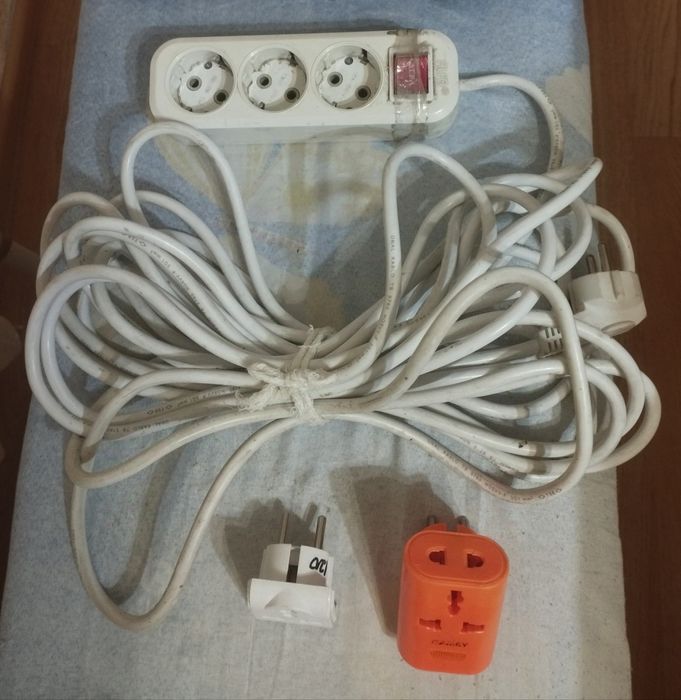 Удлинитель, переноска элект., лампочки накаливания, тройники - 2 шт.