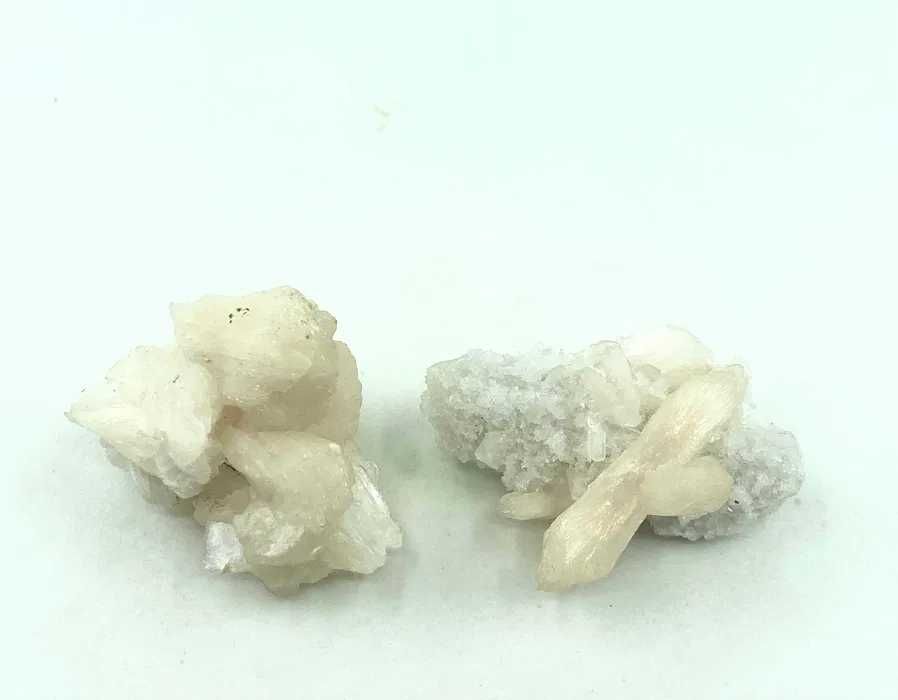 Zeolit din India - piesa rara in stare perfecta