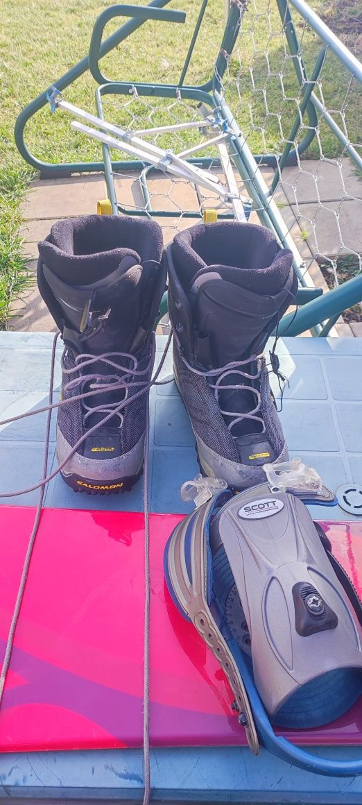 Placă snowboard și boots