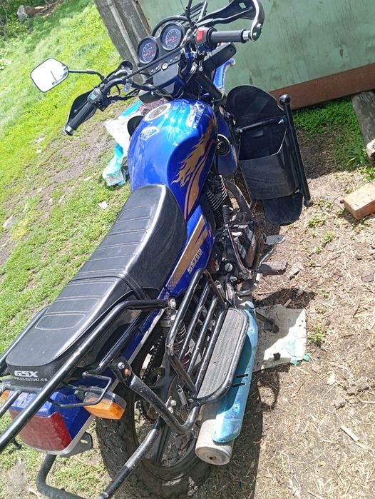 Продам мотоцикл suzuki