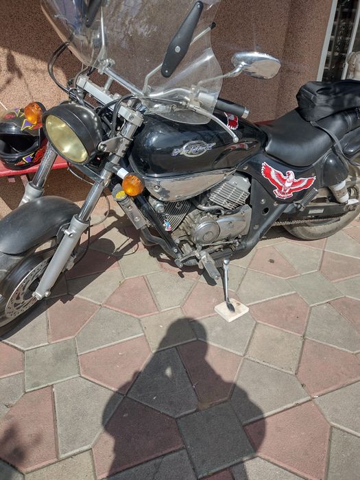 Motocicleta kimko venox