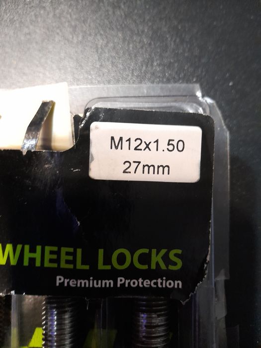 Секретни болтове и Лед крушки