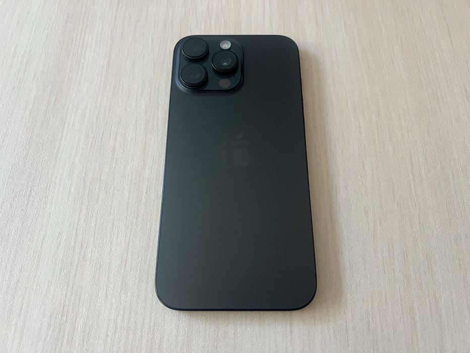Продавам Apple iPhone 16 Pro Max 256GB