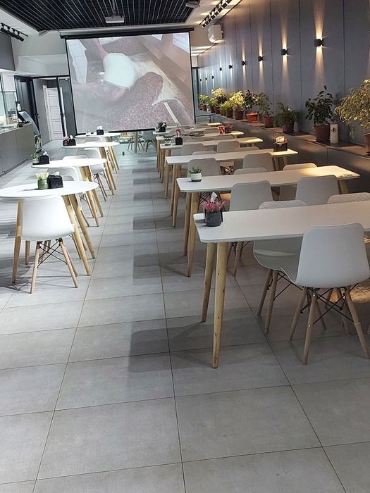 Стол и стули для дома и кухню