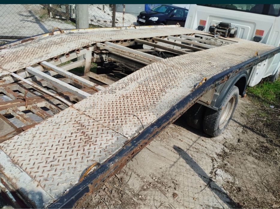 Платформа за пътна помощ с пътеки,с леки забележки