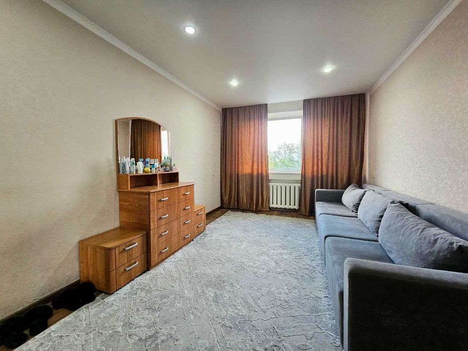 продается 3-х комнатная квартира Чкалова 7