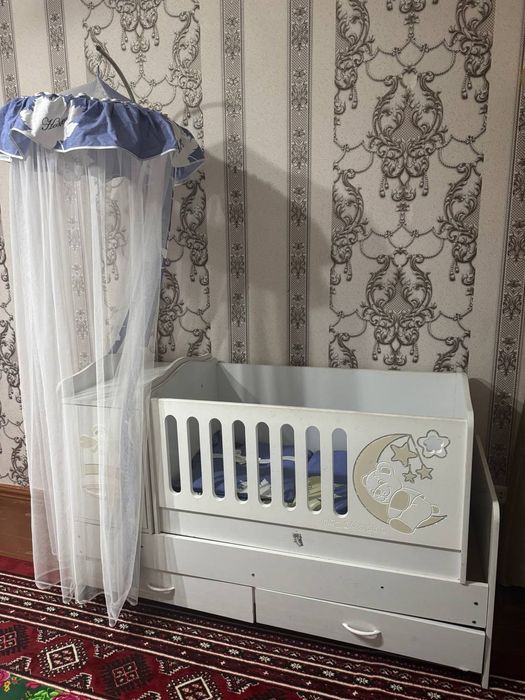 Детская кроватка